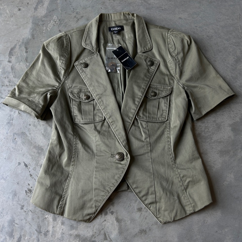 Bebe Amanda Short Sleeve Utility Jacket Olive Green Military Crest Button Size 8